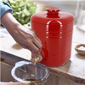Vinaigrier Design Emile Henry Rouge Flamboyant - 2,5 Litres avec Robinet Bois et Coupelle en Céramique